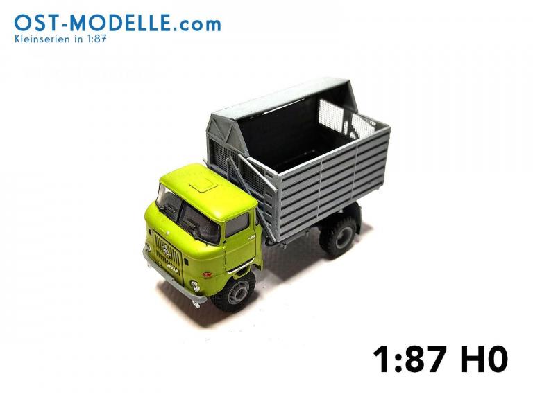 Preview: IFA W50LA ND mit Schwerhäckselaufbau SHA16 EAS var.4 gruen grau